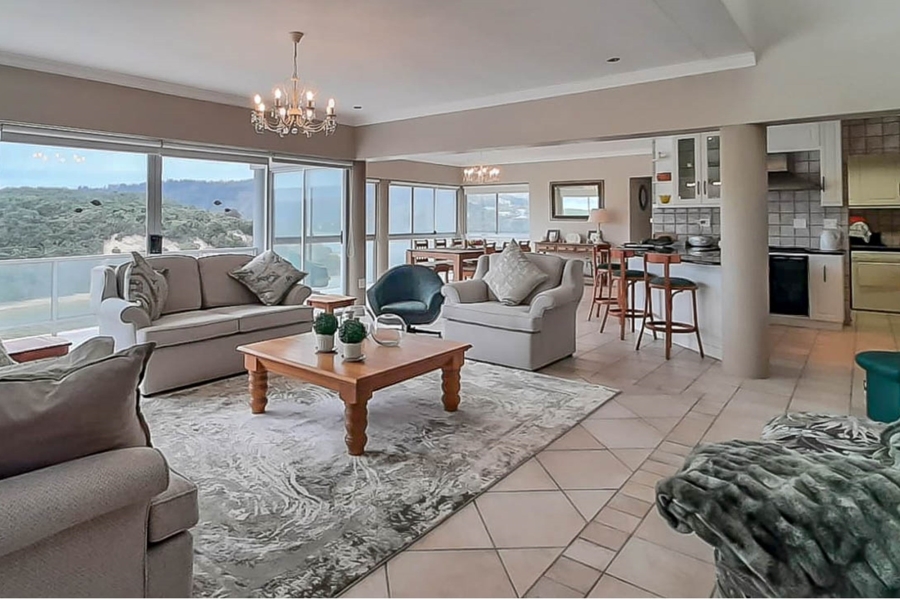 5 Bedroom Property for Sale in Kingfisher Creek Western Cape